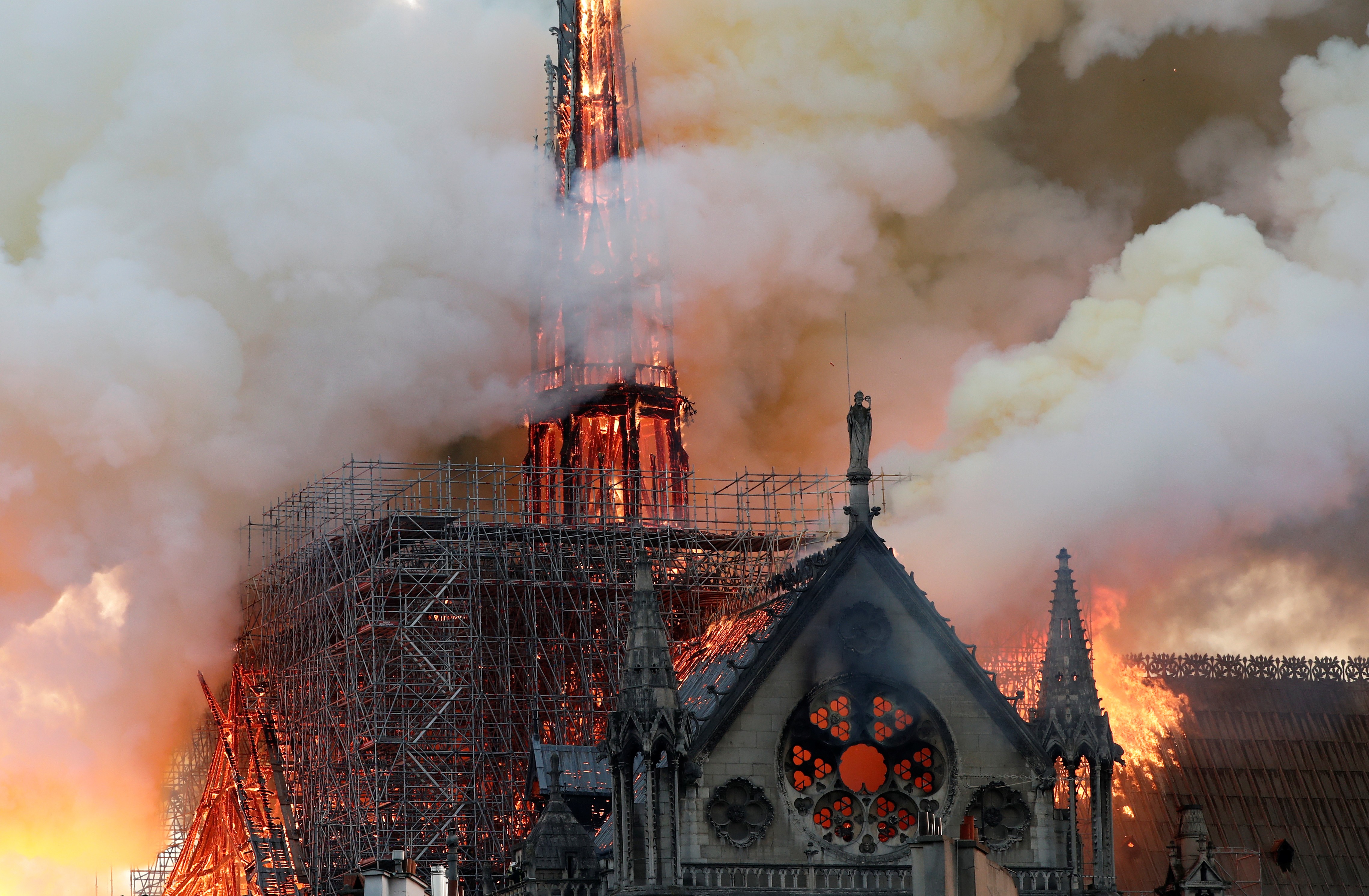 2019-04-15t184809z_1174603266_rc1ac7f22c50_rtrmadp_3_france-notredame