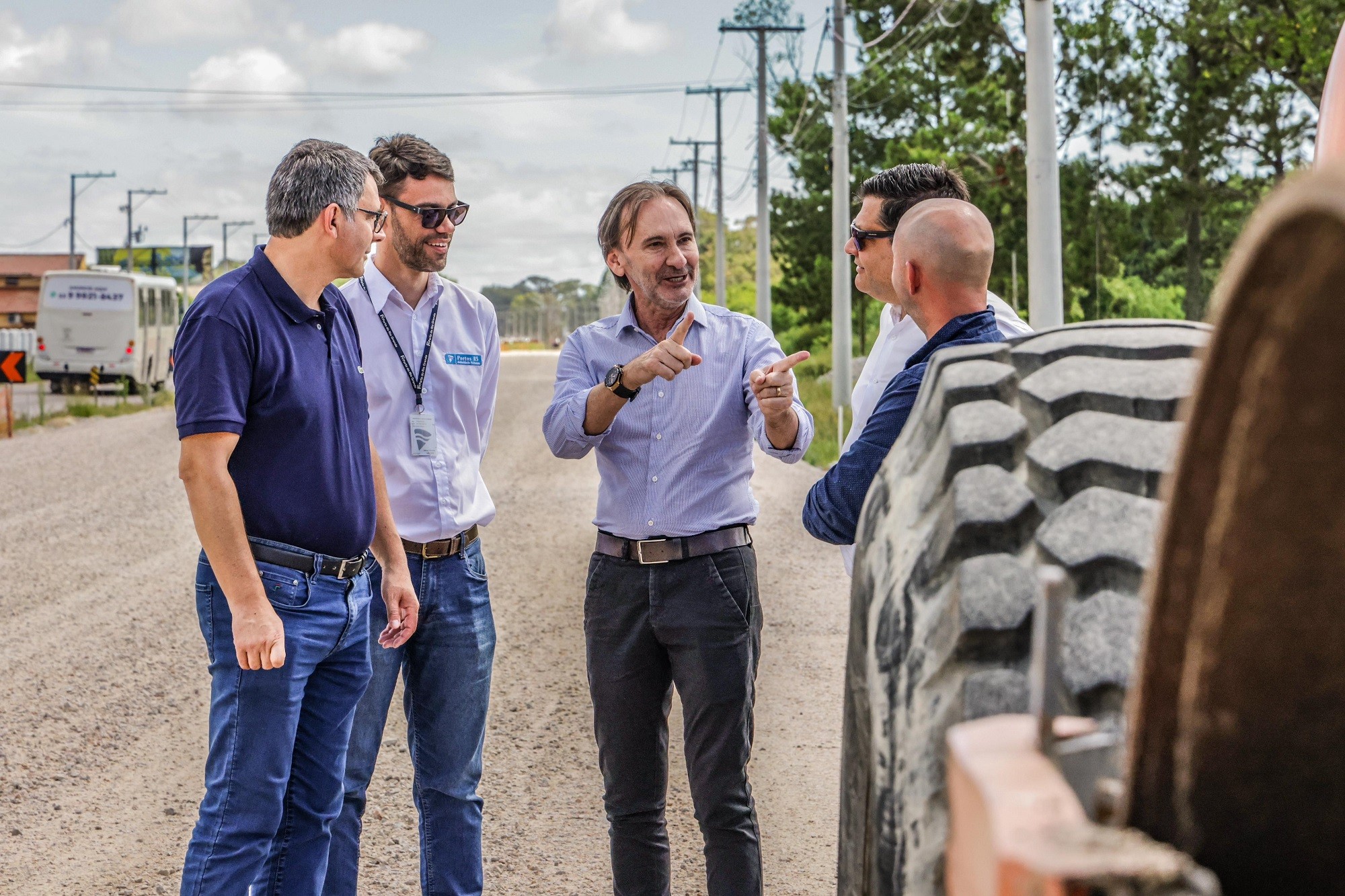 Secretário de Logística e Transportes do RS, Juvir Costella, visita obras de duplicação da ERS-734