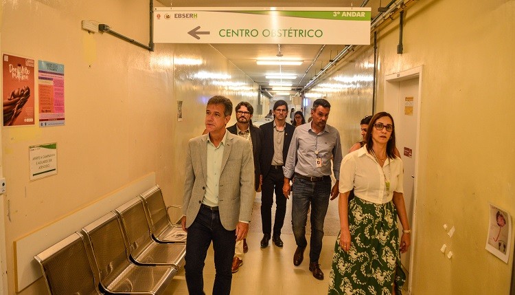 HU/Furg recebe visita técnica do presidente da Ebserh e discute melhorias