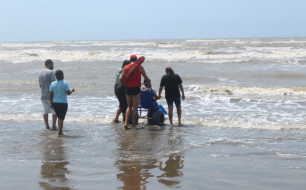 Praia do Cassino receberá, no final de semana, cadeiras anfíbias para banho de mar assistido 