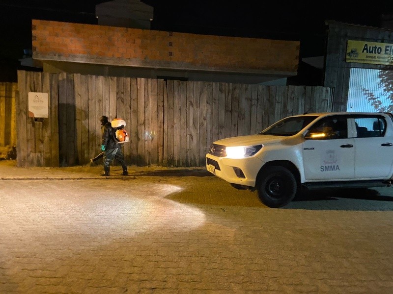 São José do Norte realiza ações para controle de carrapatos em via pública