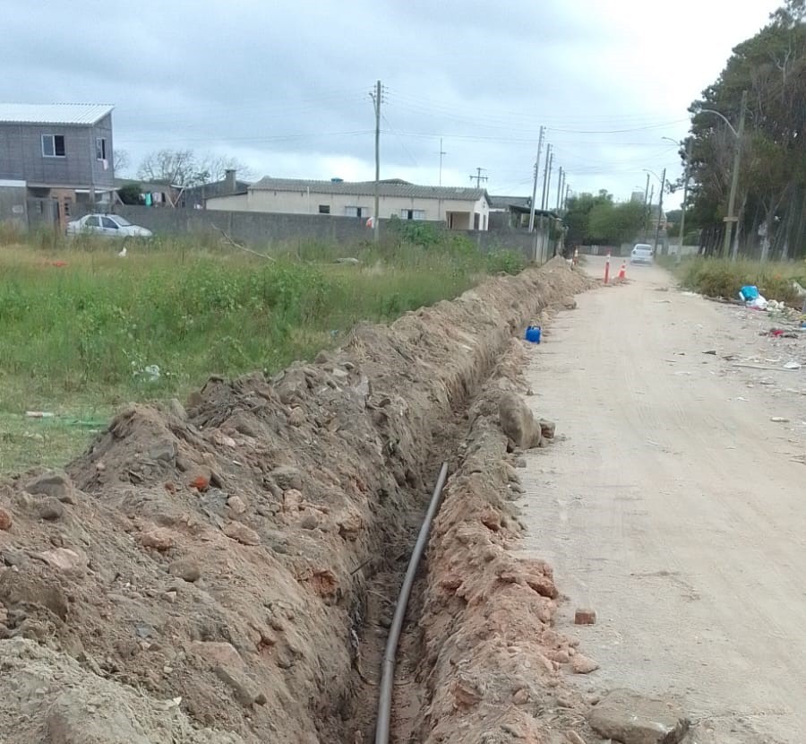 Extensão de rede de água no Parque Coelho vai atender cerca de 70 imóveis