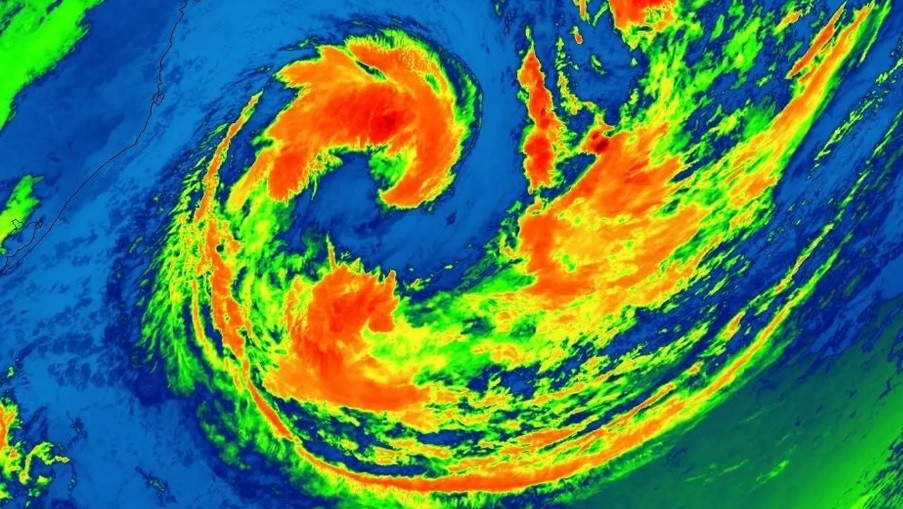 Em fenômeno raro, tempestade tropical Akará se forma na Costa Sul