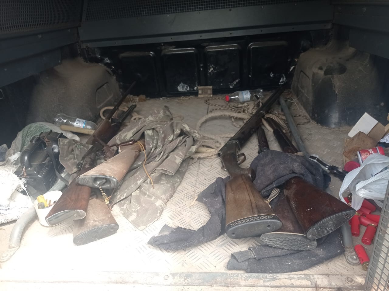 Operação da Polícia Civil apreende 10 armas e mais de dois mil ovos de tartaruga em Rio Grande