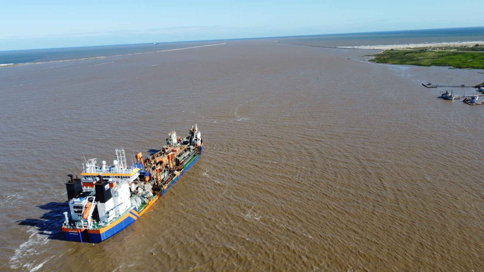 Dragagem do canal de acesso ao Porto é concluída com a retirada de 3,1 milhões de m³ de sedimentos