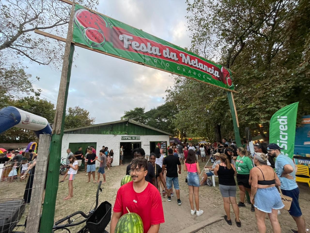 Retomada da Festa da Melancia de Rio Grande teve grande presença de público no sábado (24)