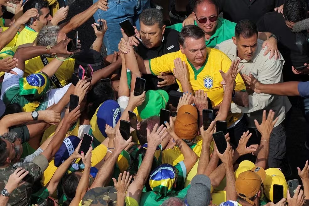 Apoiadores de Bolsonaro fazem ato na Av. Paulista em defesa do ex-presidente