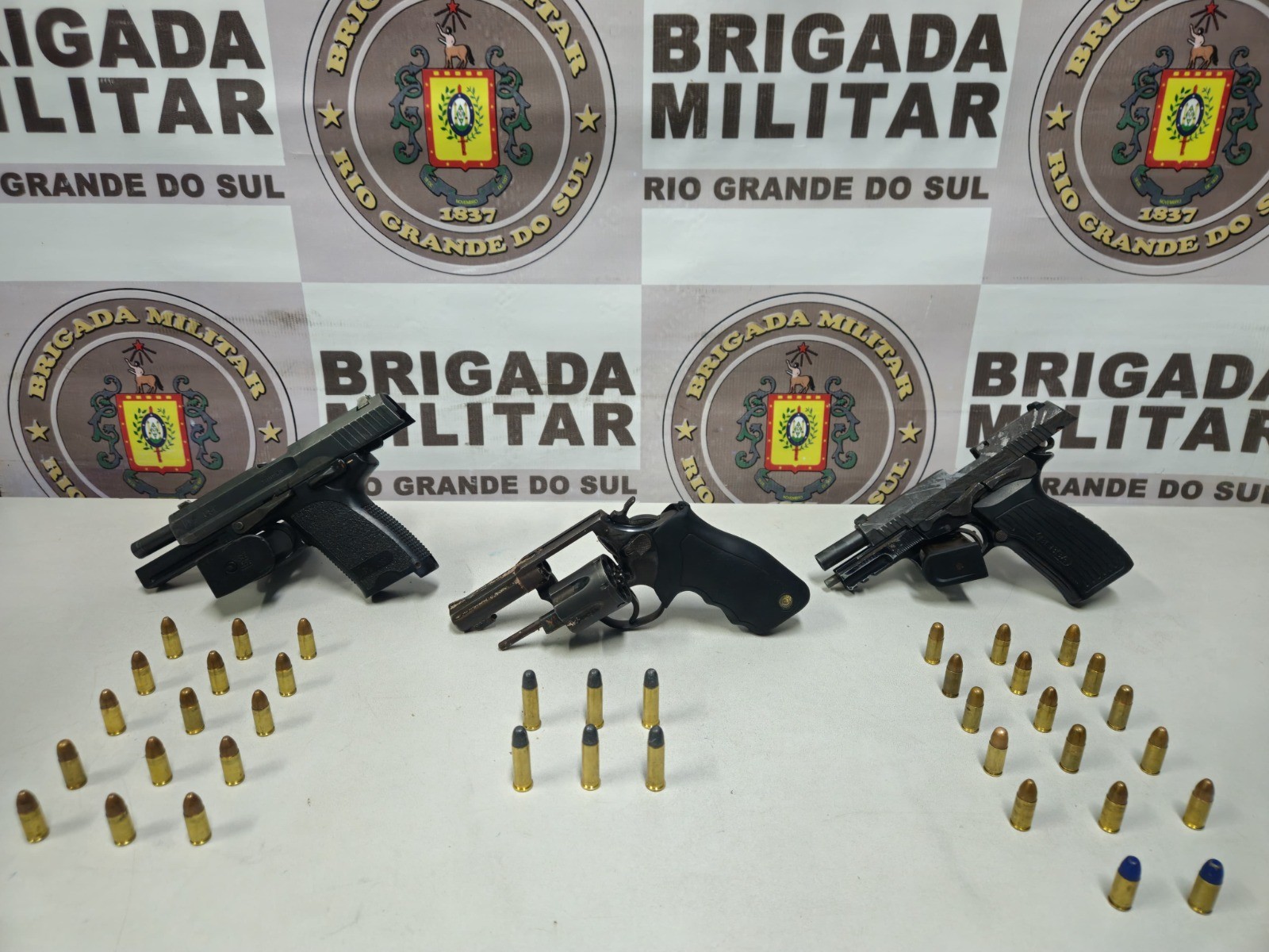 Homem é preso por porte ilegal de arma de fogo em Rio Grande