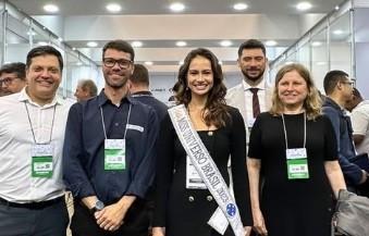 Miss Brasil, Maria Brechane, visita estande da Portos RS na Intermodal 2024