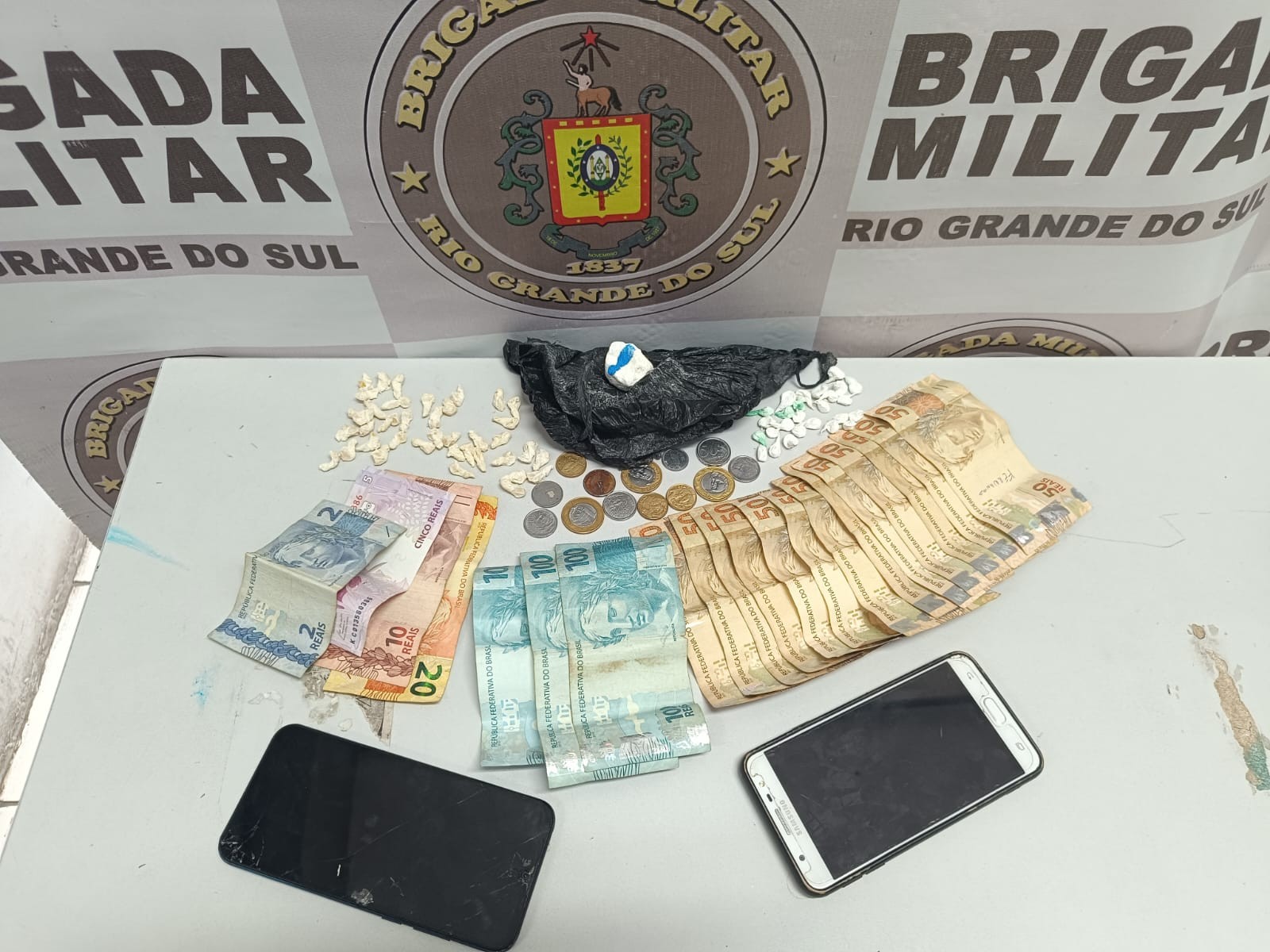 BM prende duas mulheres por tráfico de drogas na Vila da Quinta