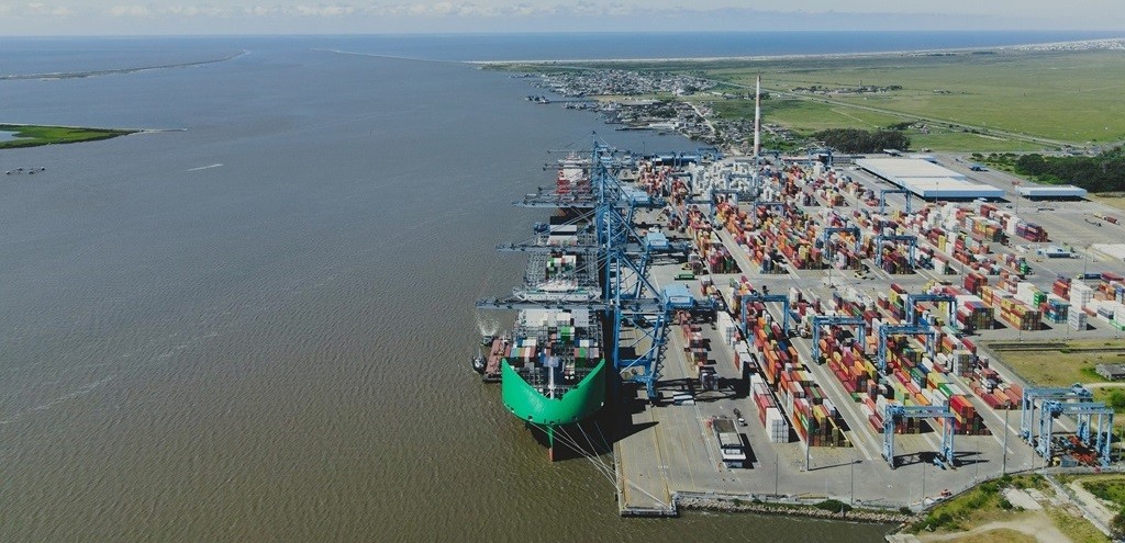 Porto do Rio Grande recebe navio movido a gás natural pela primeira vez na história