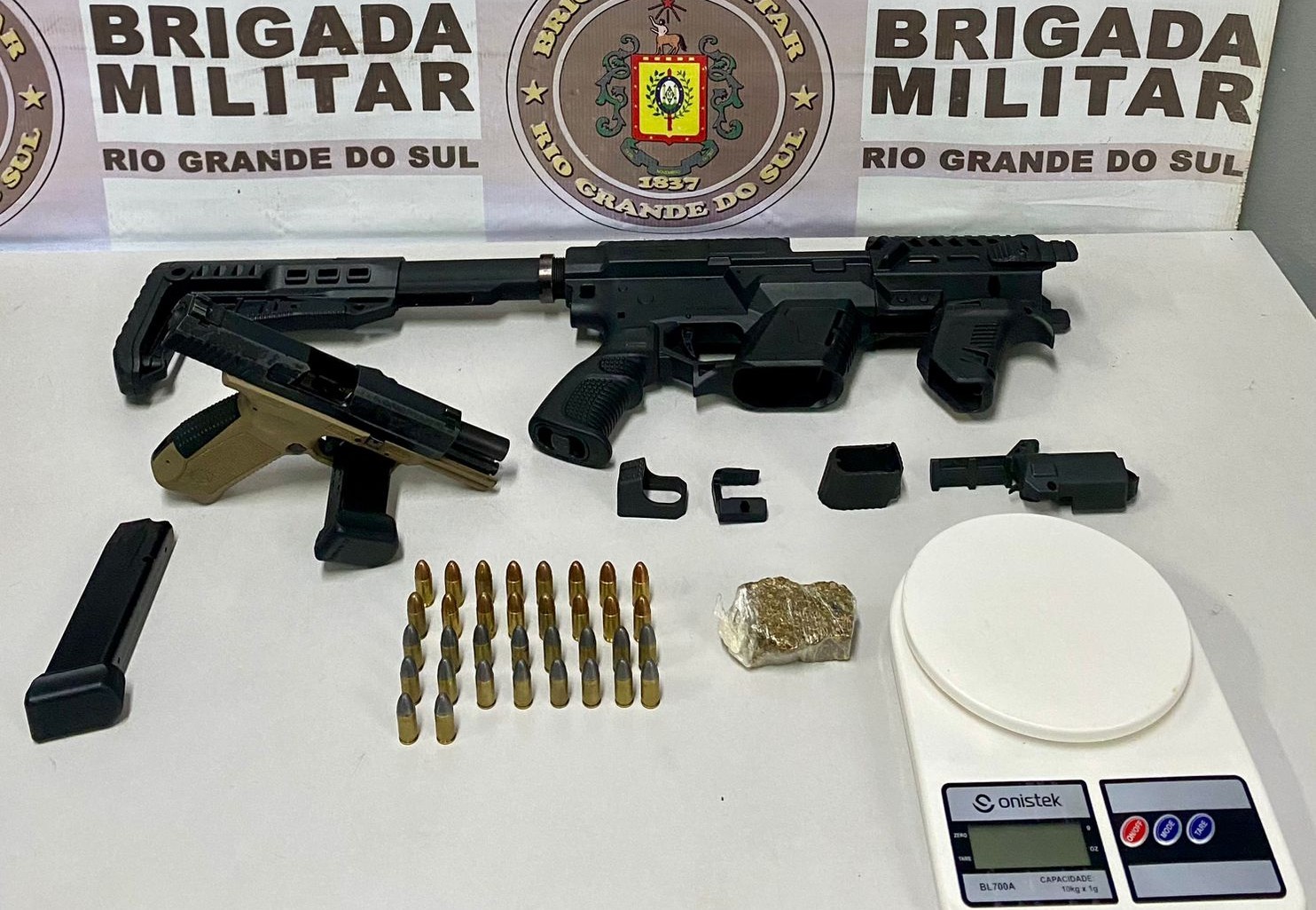 Homem é preso por porte ilegal de arma de fogo no Centro de Rio Grande