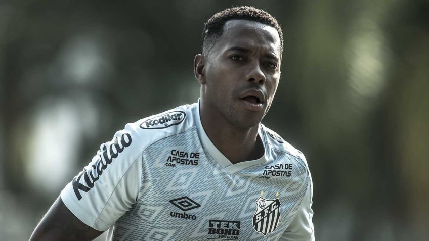 Preso na noite de quinta-feira (21) por estupro, Robinho pode deixar a prisão em três anos