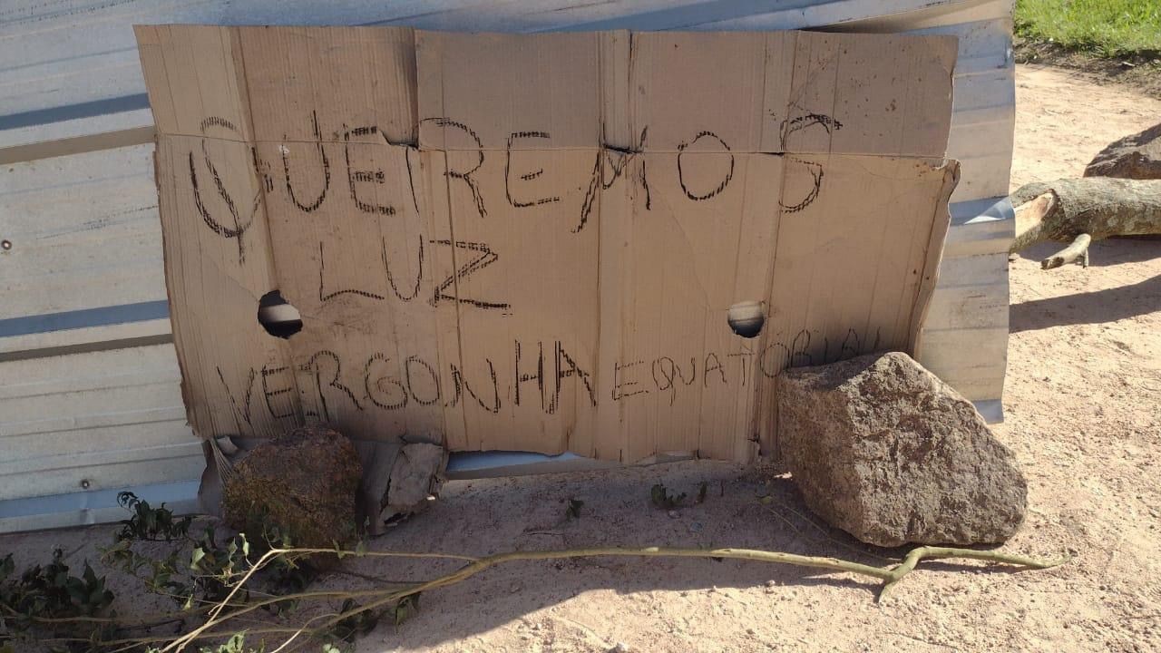 Sábado (23) é marcado por manifestações contra a falta de energia elétrica em Rio Grande