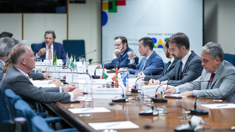 Com a presença de Eduardo Leite, Governo Federal apresenta proposta de renegociação da dívida dos Estados