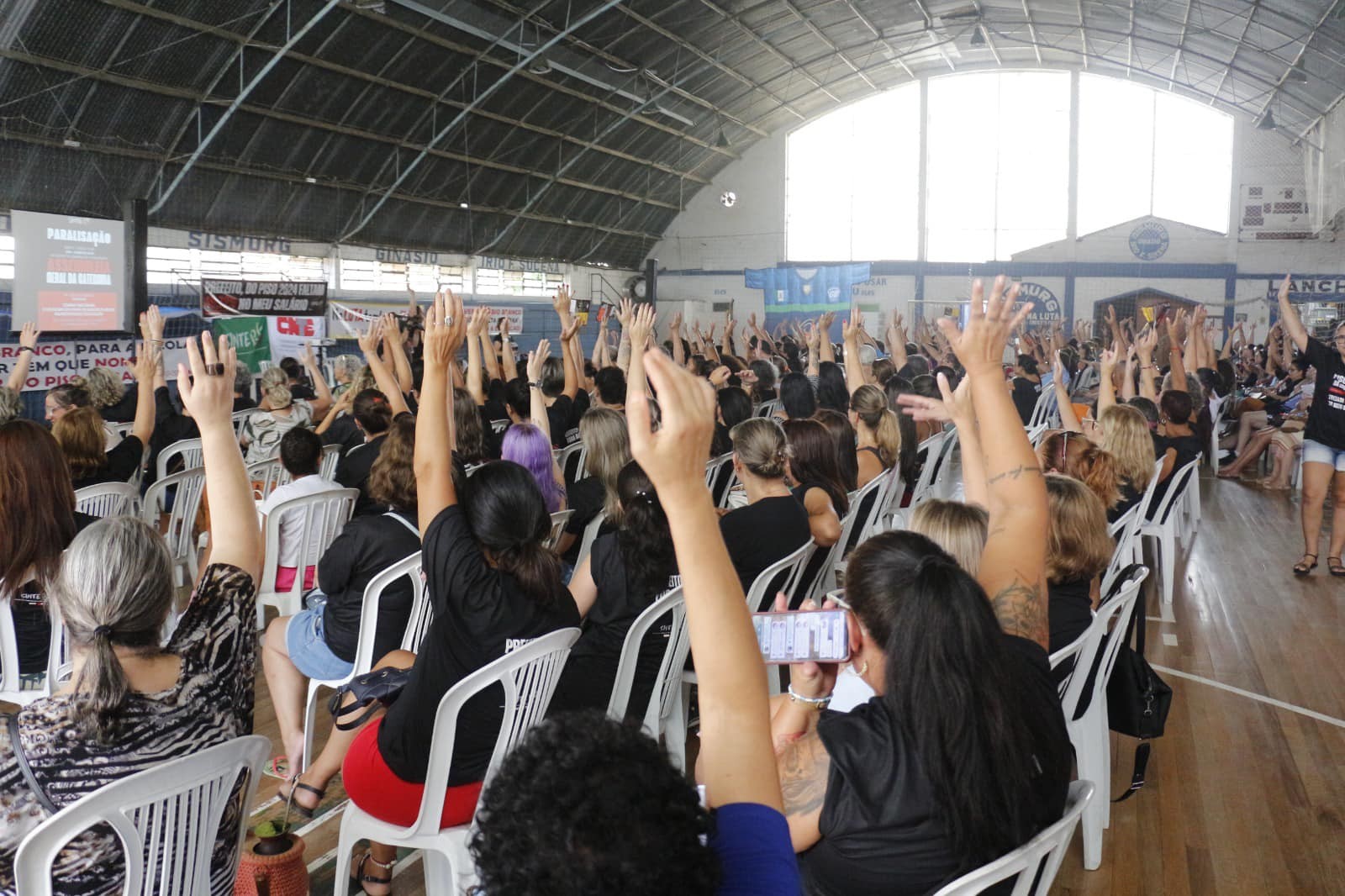 Sinterg apresenta detalhes de reunião com o Executivo em Assembleia da categoria nesta segunda-feira (1º)