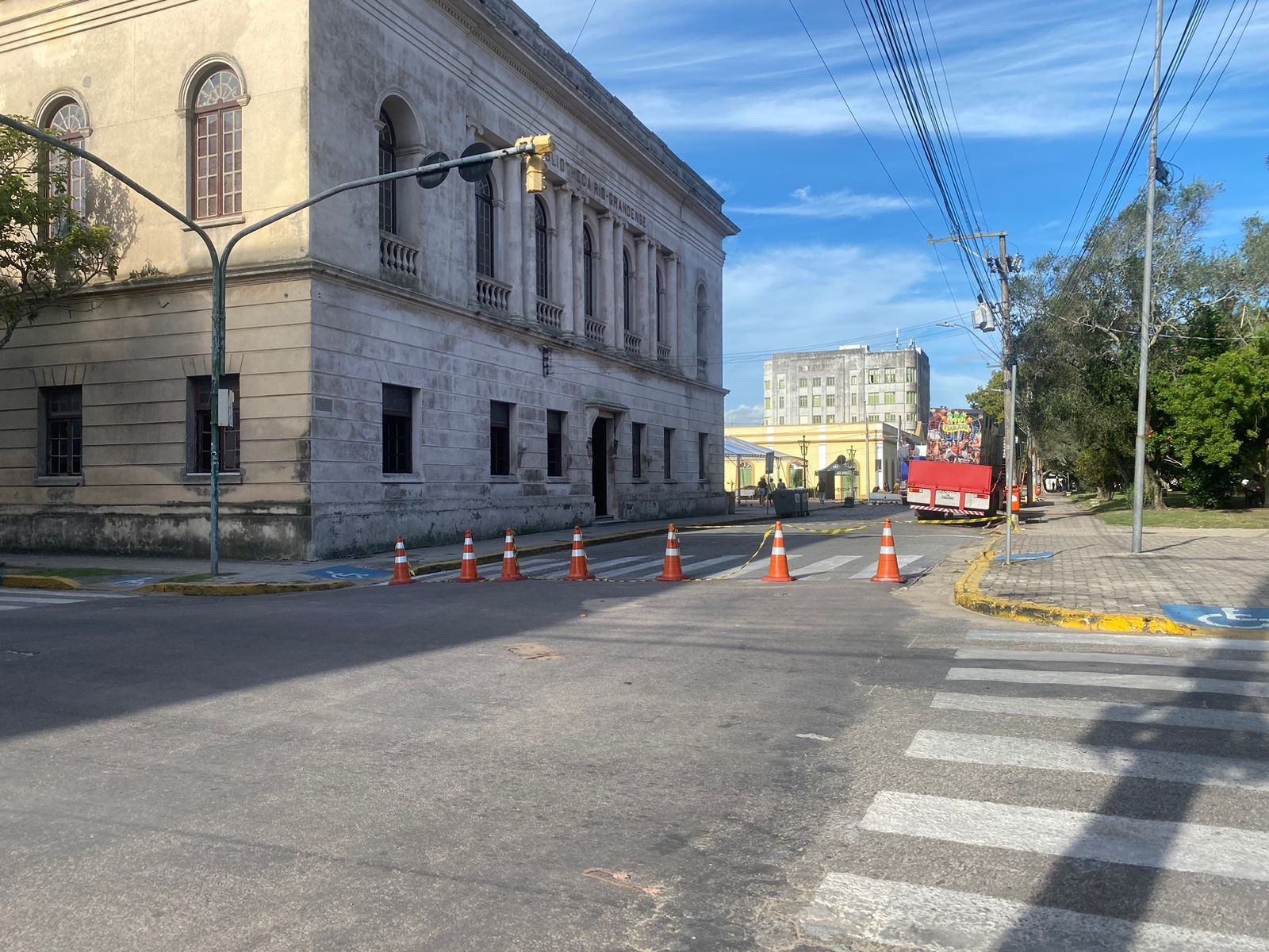 Trânsito no Centro Histórico de Rio Grande deverá ser normalizado até sexta-feira (5)