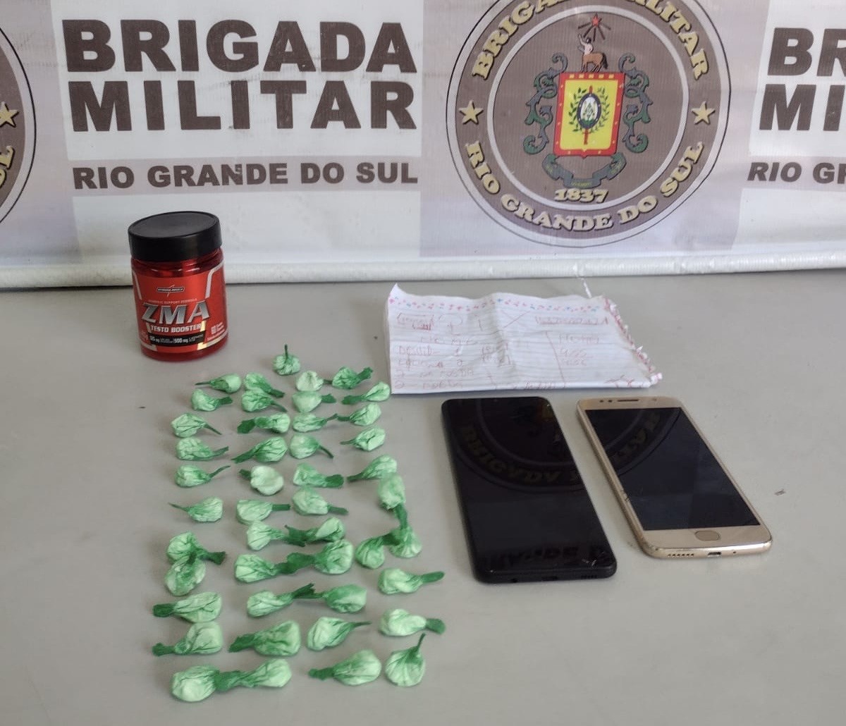 Homem é preso com cocaína no bairro Humaitá 