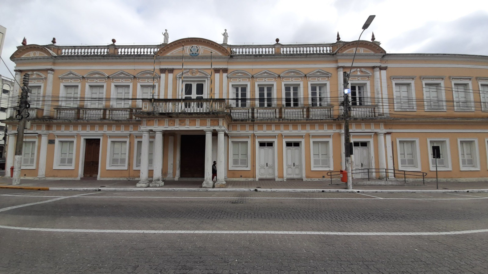 Membros do Executivo de RG deixam o cargo visando candidatura