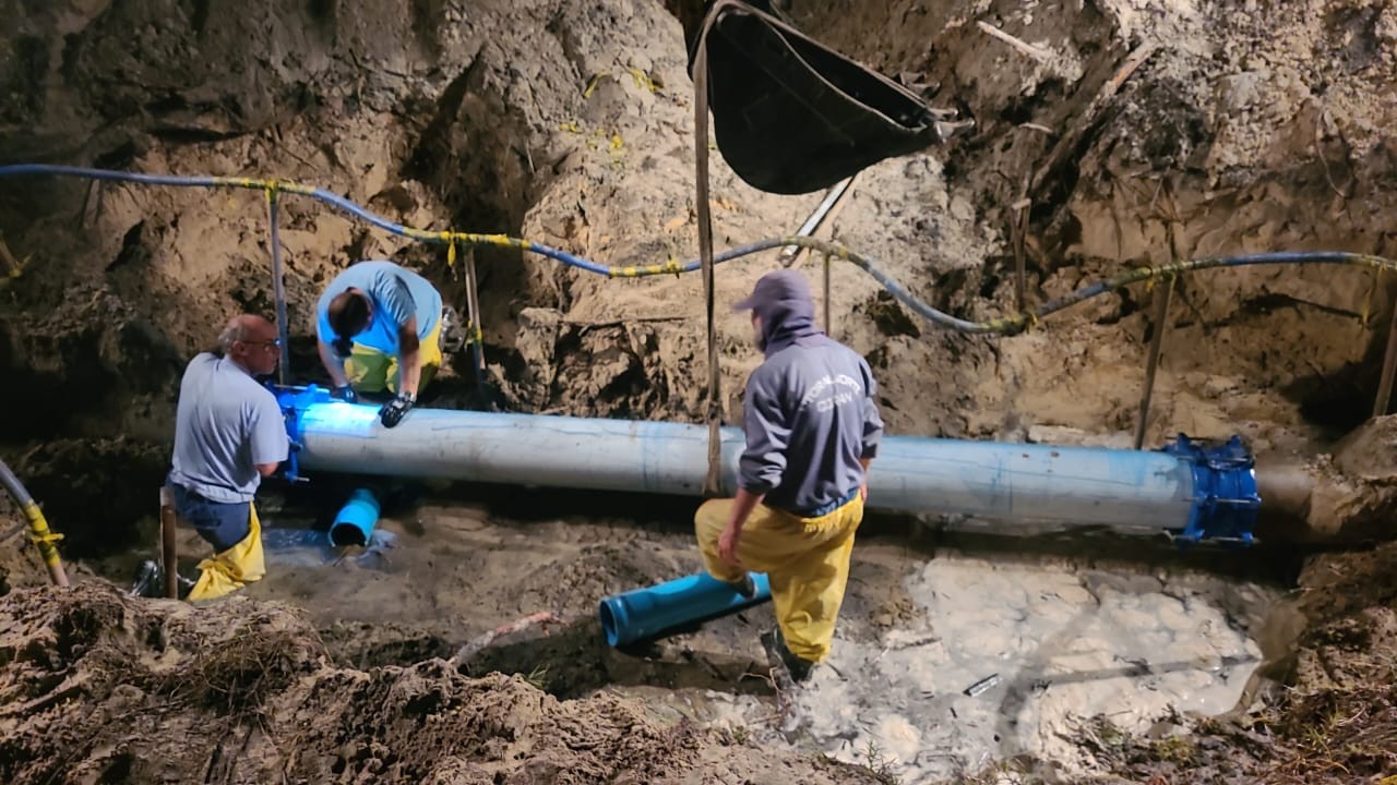 Bairros de RG enfrentam oscilações no abastecimento de água por rompimento de rede na ERS-734