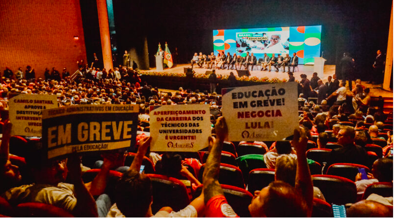 Paralisação de docentes: "o tempo da greve vai depender da postura do governo", afirma Sindicato