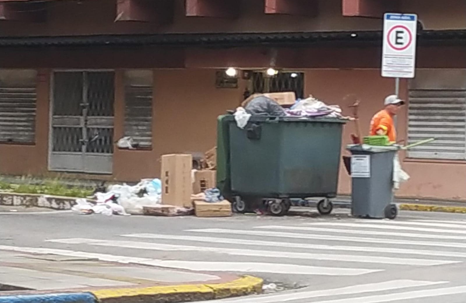 Zeladoria de Rio Grande informa que problema operacional impediu coleta de lixo na segunda-feira (08)