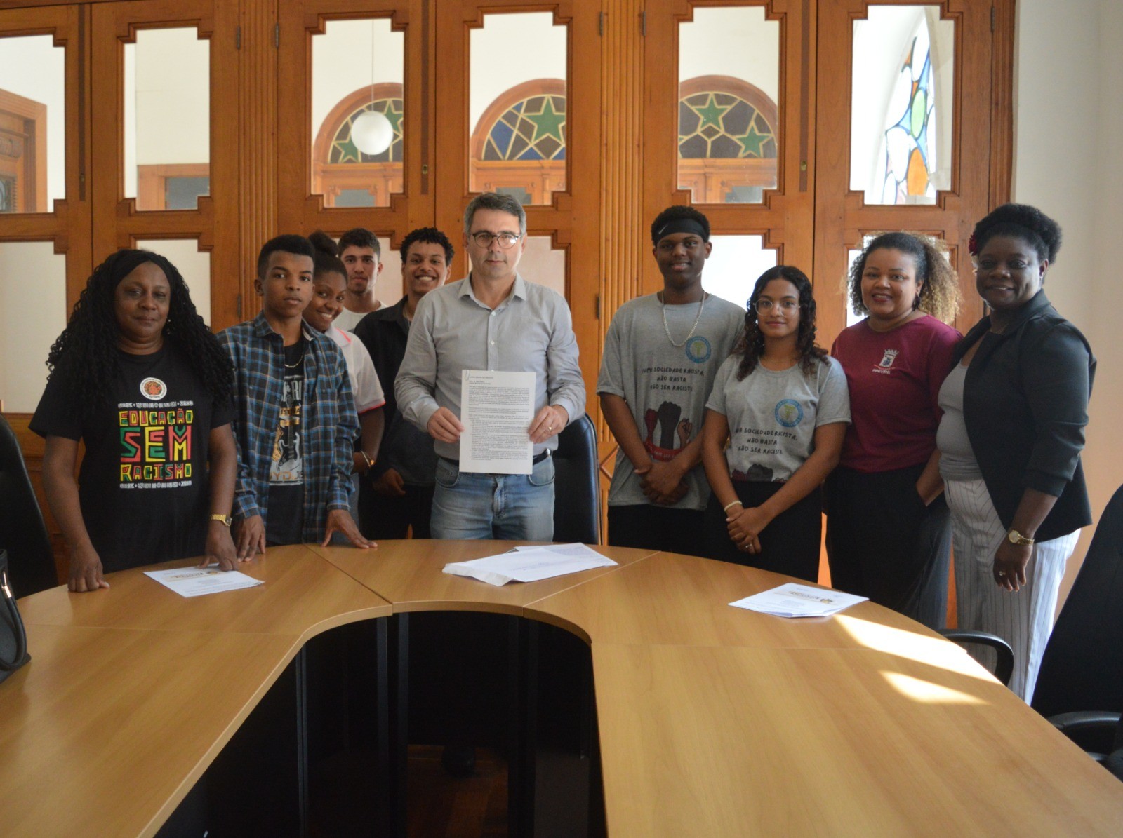 Grupo de jovens negros de Rio Grande entrega carta aberta com demandas ao prefeito