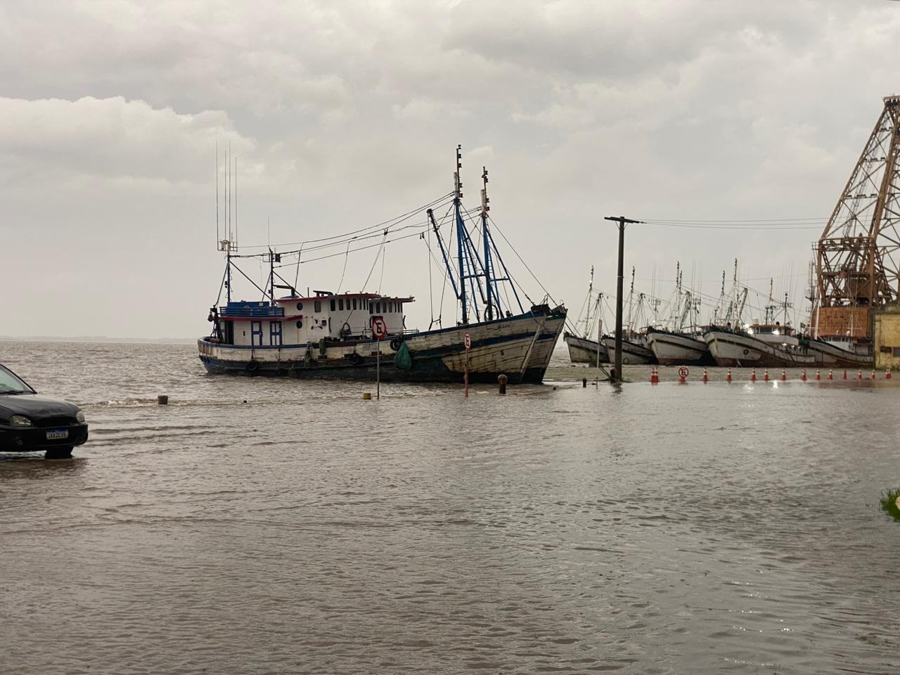 Travessia de lancha entre Rio Grande e São José do Norte é suspensa