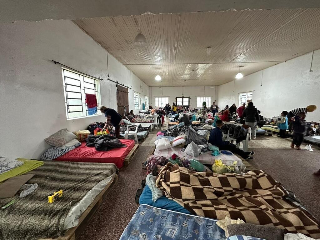 Mais de 200 pessoas já deixaram suas casas em Rio Grande após suba da Lagoa dos Patos