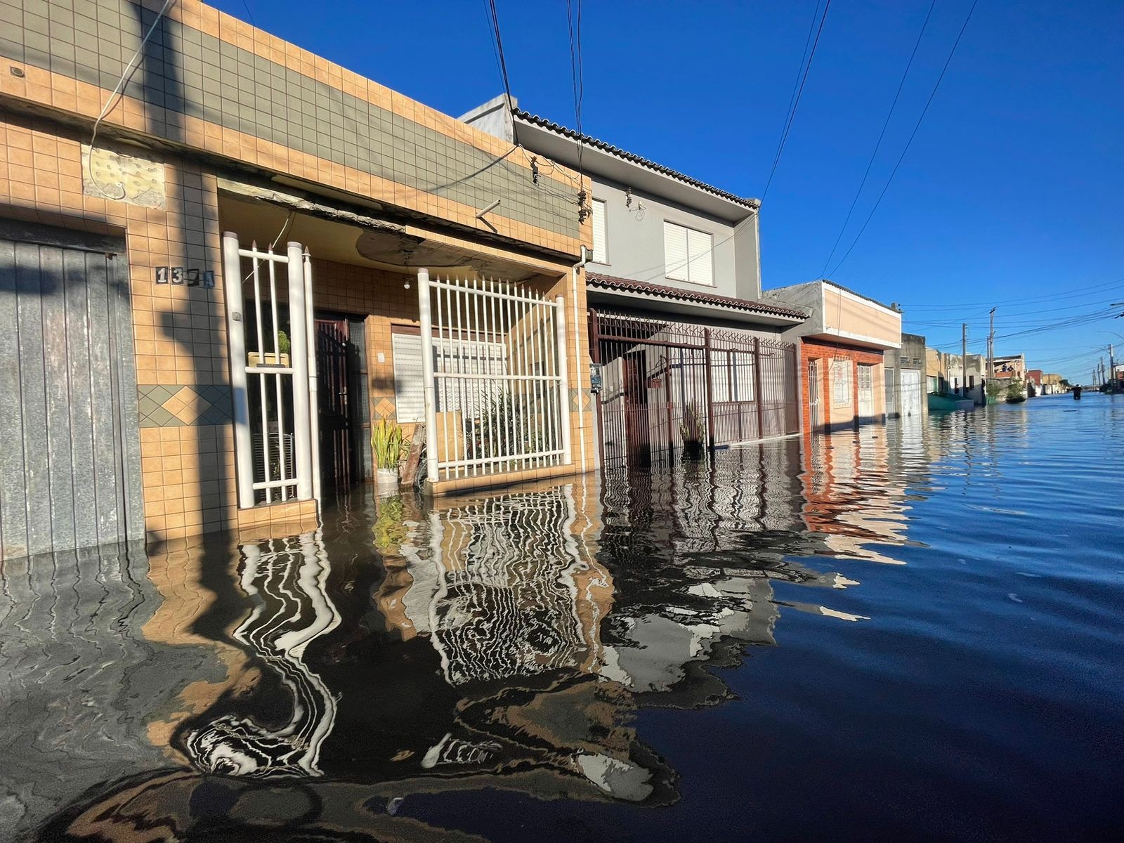Rio Grande tem quase 300 pessoas em abrigos após suba da Lagoa dos Patos