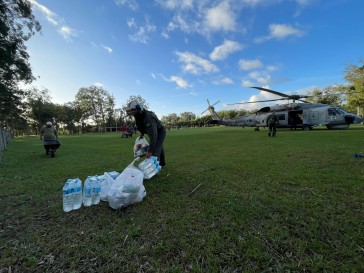 Missão da Marinha envia suprimentos para população das ilhas de Rio Grande