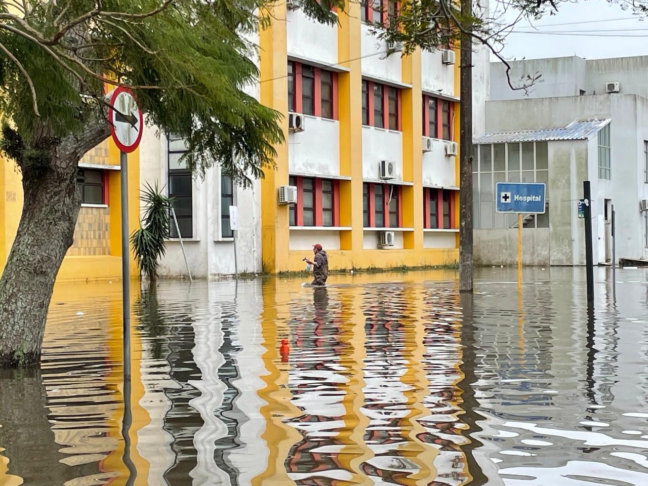HU-Furg interrompe recebimento de pacientes e precisará transferir internados