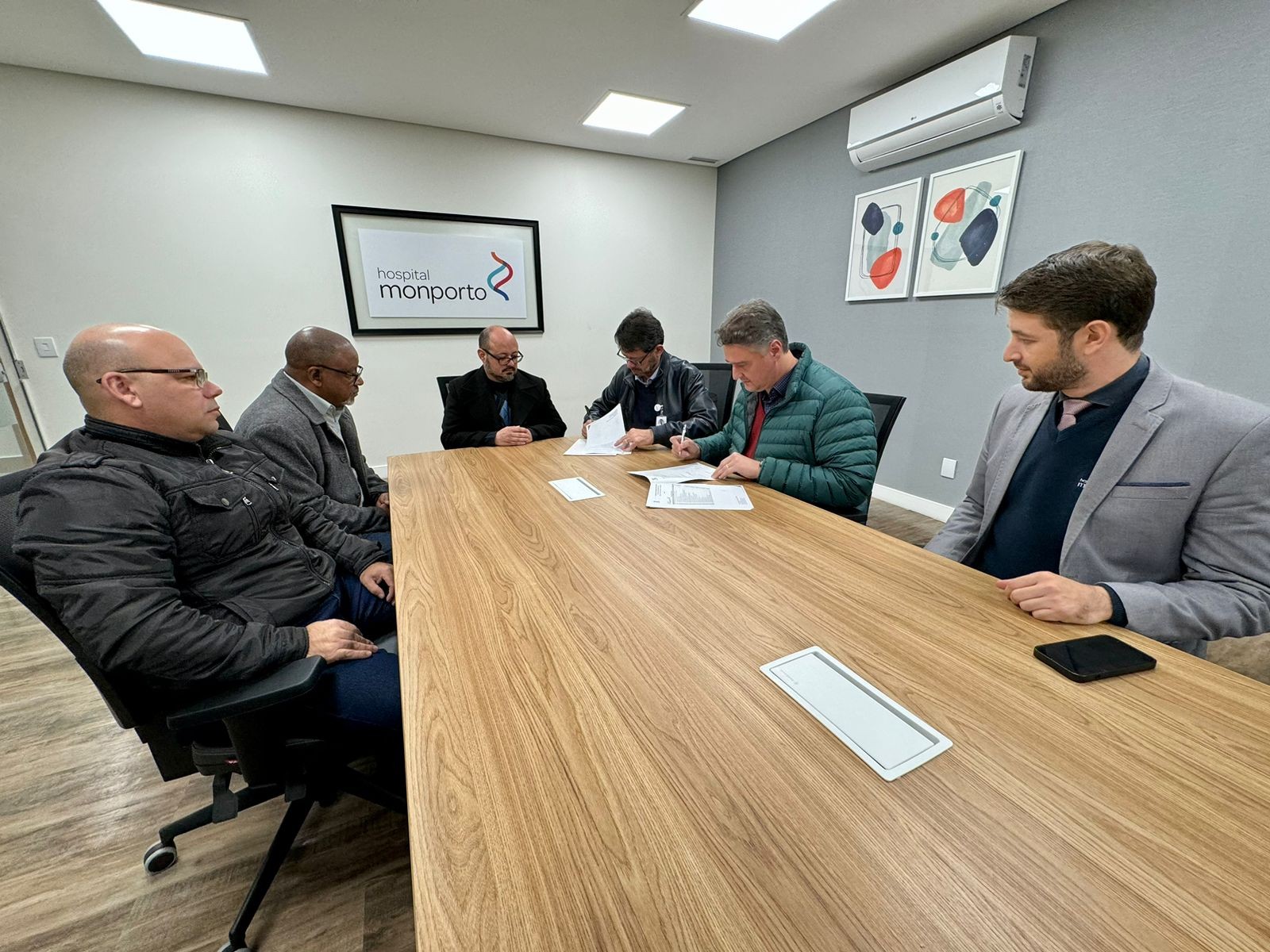 Hospital Monporto firma convênio com a SAMHOP