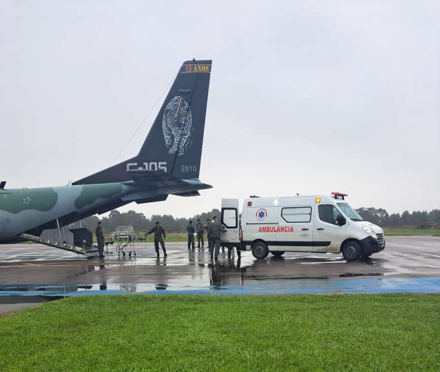 FAB transporta pacientes da UTI do HU/Furg para Porto Alegre