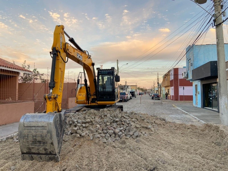 São José do Norte: Prefeitura inicia recuperação da rua 16 de julho