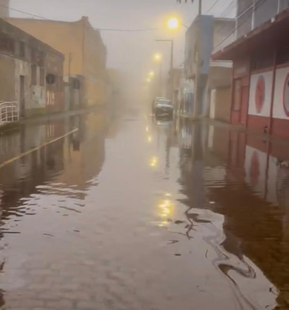 Lagoa dos Patos está 25 cm acima do nível do cais do CCMar neste começo de terça-feira (21)