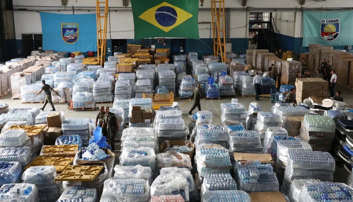 Defesa Civil aponta 200 toneladas de alimentos doados no RS