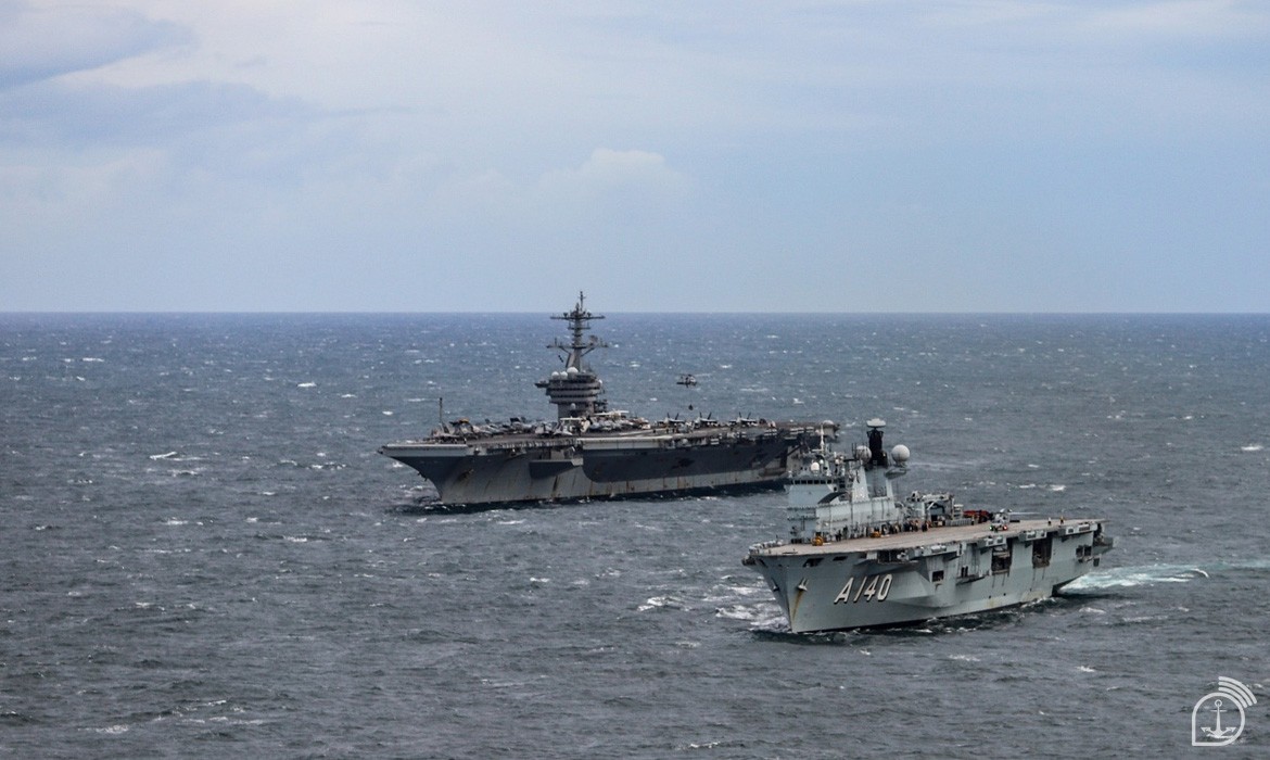 Marinhas do Brasil e dos Estados Unidos fazem operação típica de guerra em apoio às famílias gaúchas