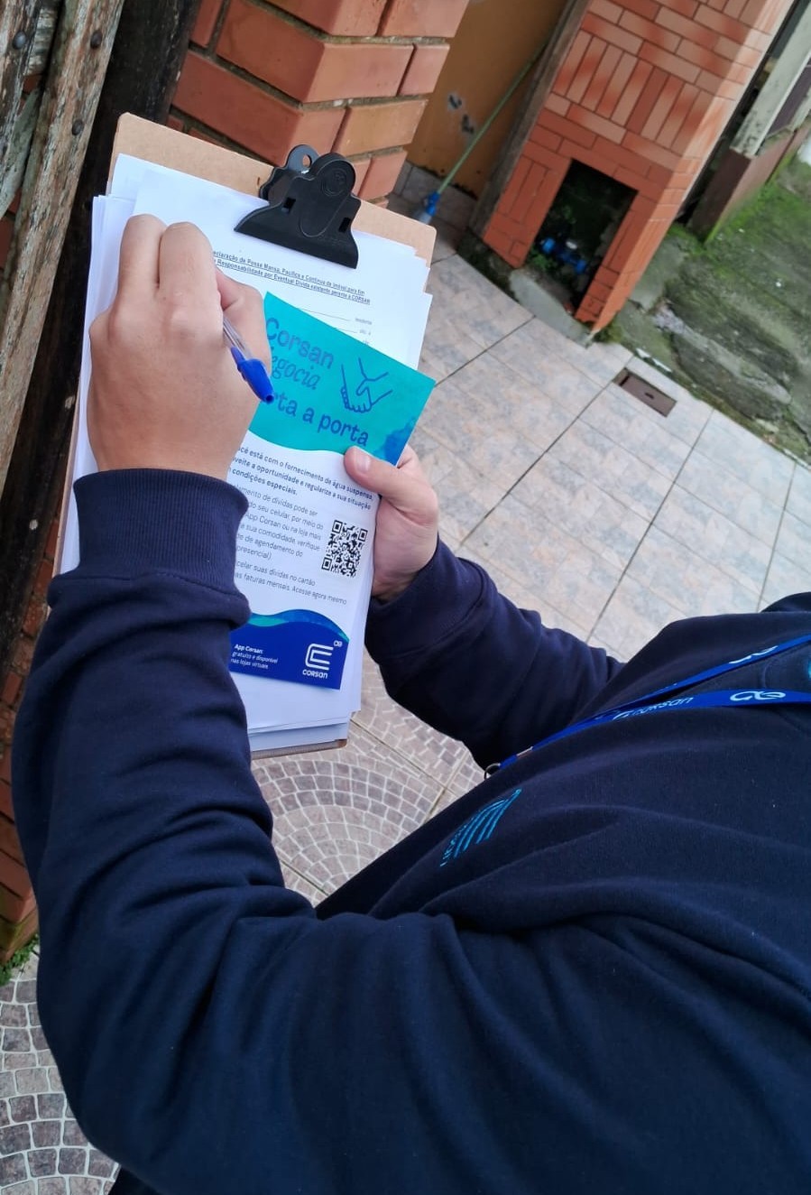Corsan Negocia Porta a Porta visita residências do Parque Marinha até esta sexta-feira (31)