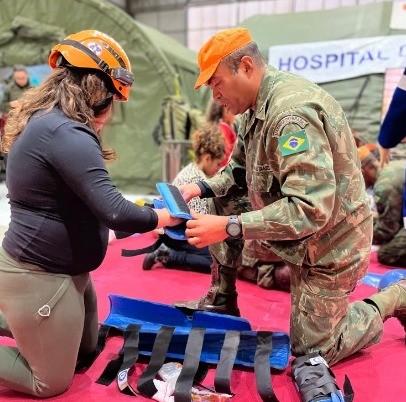 Crianças abrigadas no Sest/Senat participam de treinamento de primeiros socorros no Hospital de Campanha
