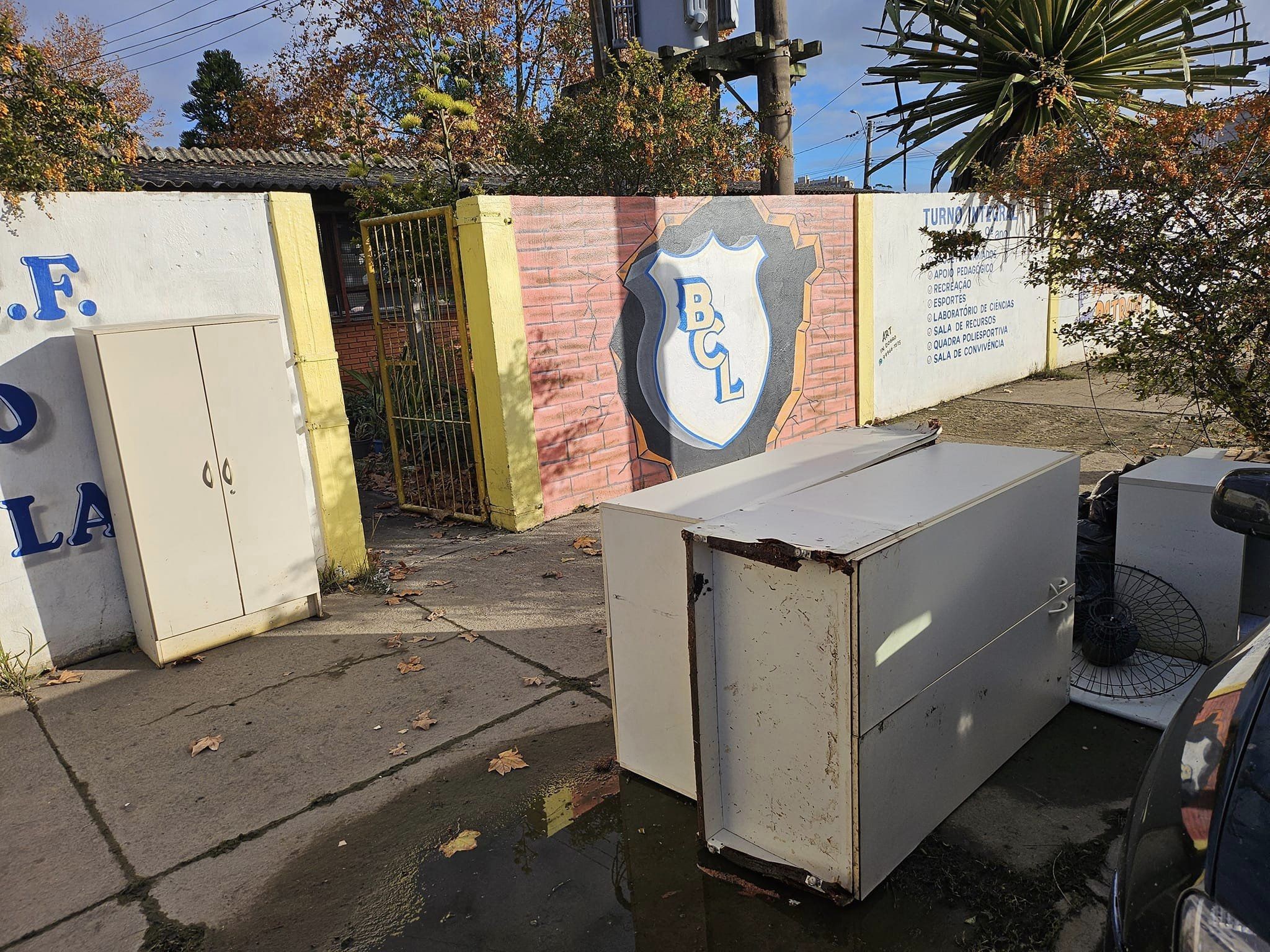 Mutirão de limpeza feito pela comunidade escolar do Barão de Cerro Largo garantirá retorno das aulas