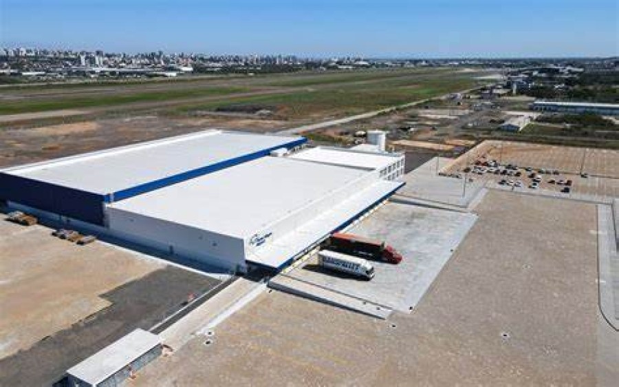 Terminal de cargas do Aeroporto Salgado Filho volta a operar