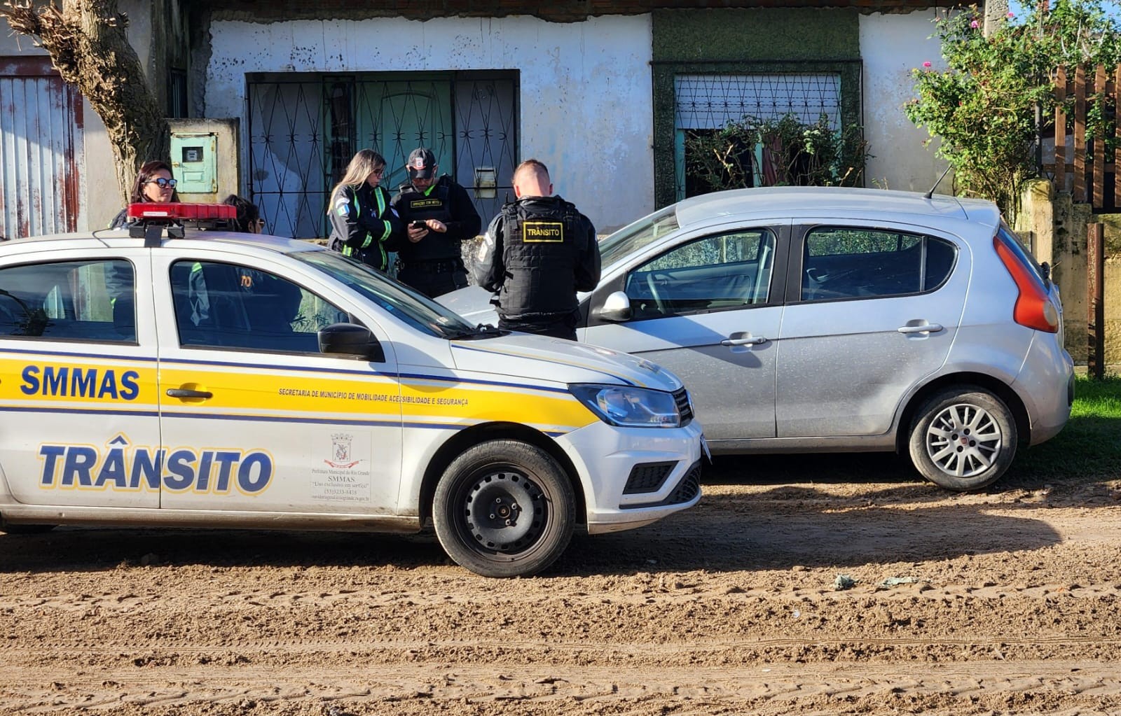 Carro de motorista de aplicativo é recuperado após assalto