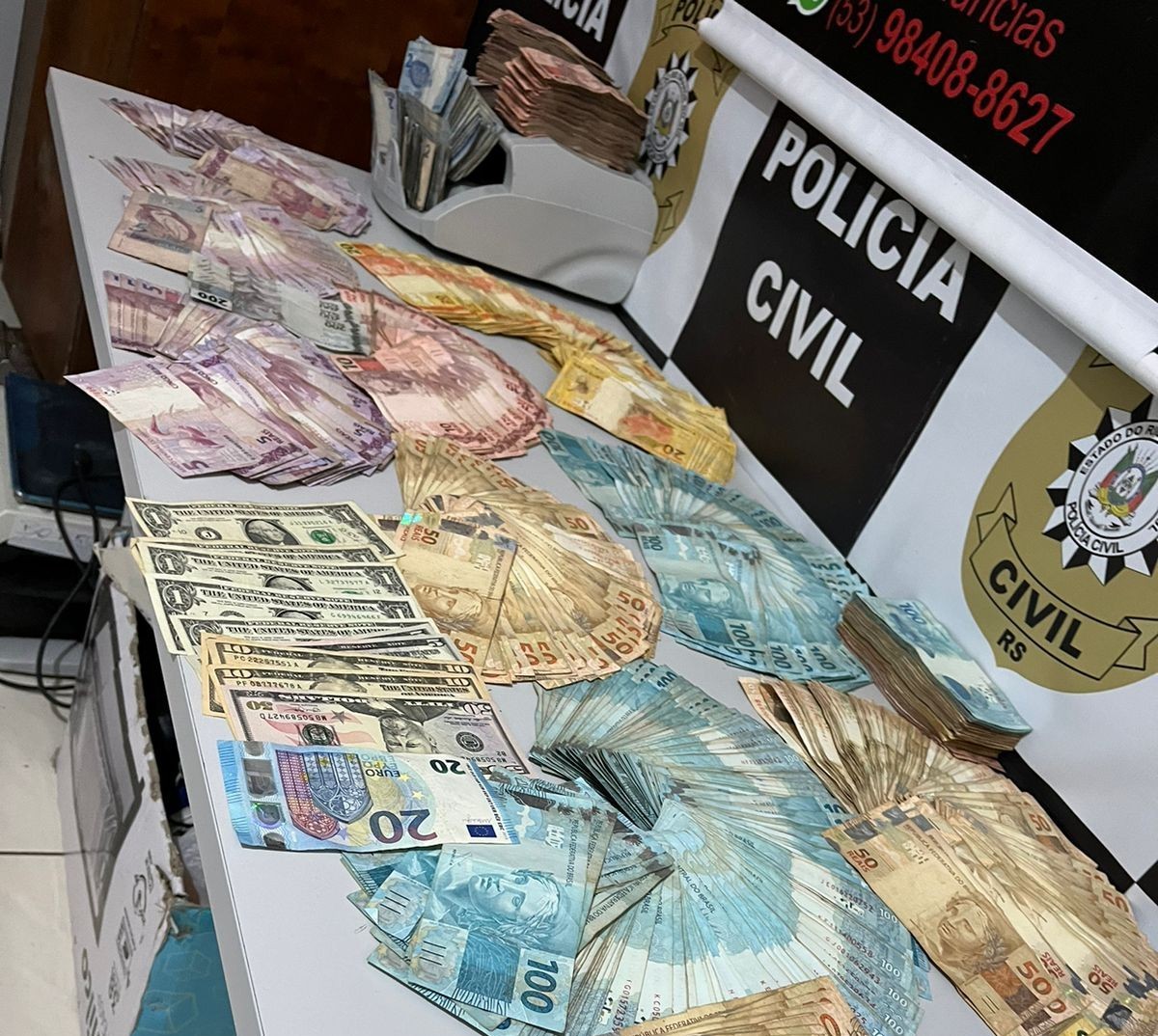 Polícia Civil de Rio Grande prende três pessoas em operação contra o tráfico de drogas