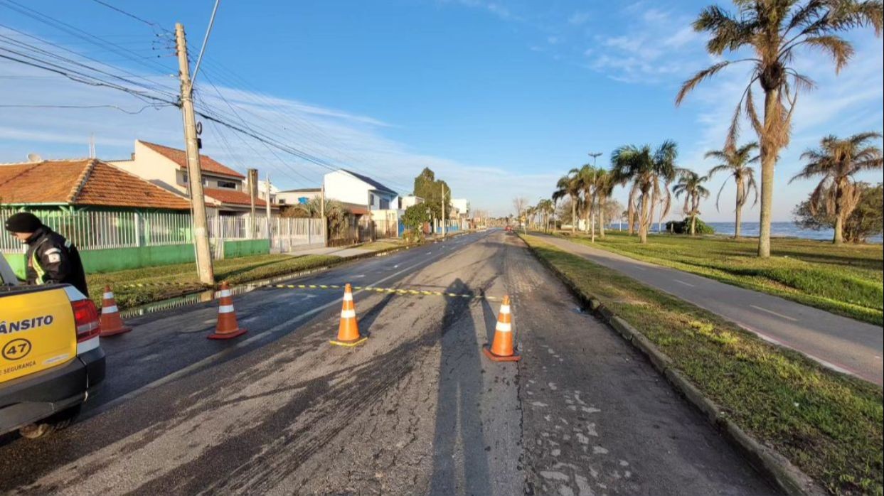 Elevação no nível da Lagoa dos Patos causa interrupção de trânsito em Rio Grande nesta manhã (28)