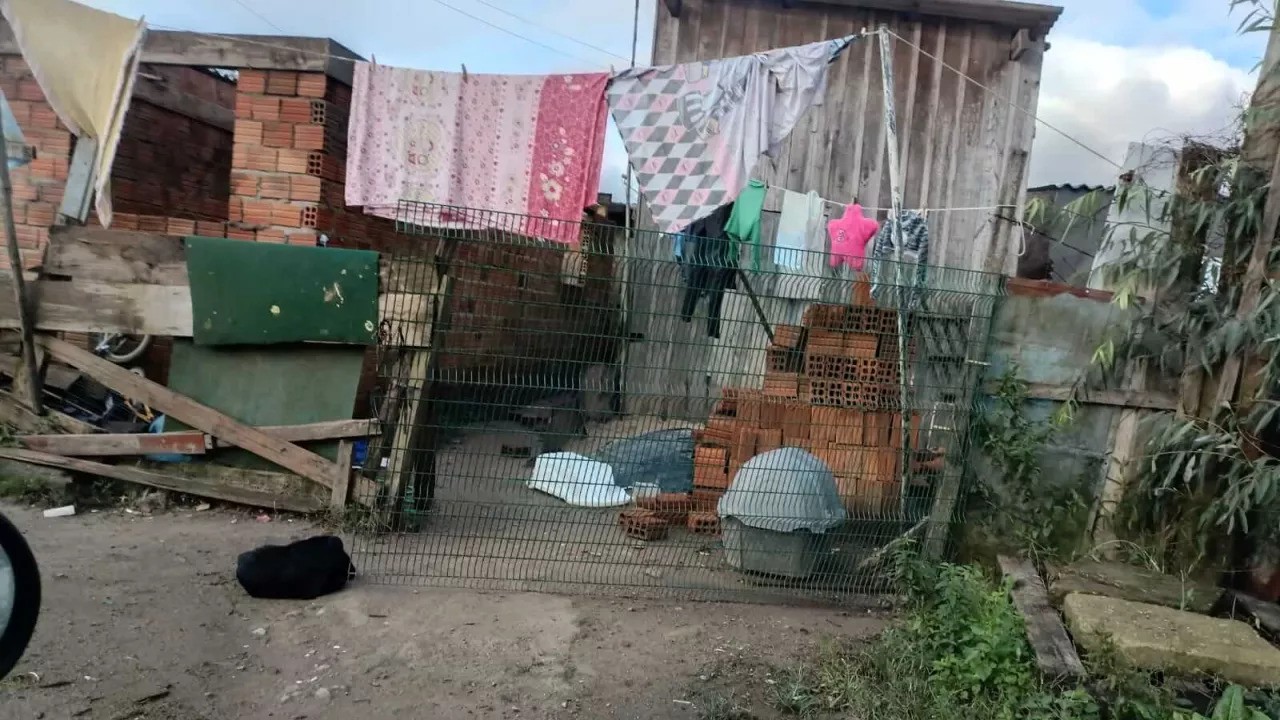 Polícia Civil de Pelotas recupera gradis antiofuscantes que foram roubadas da BR-116