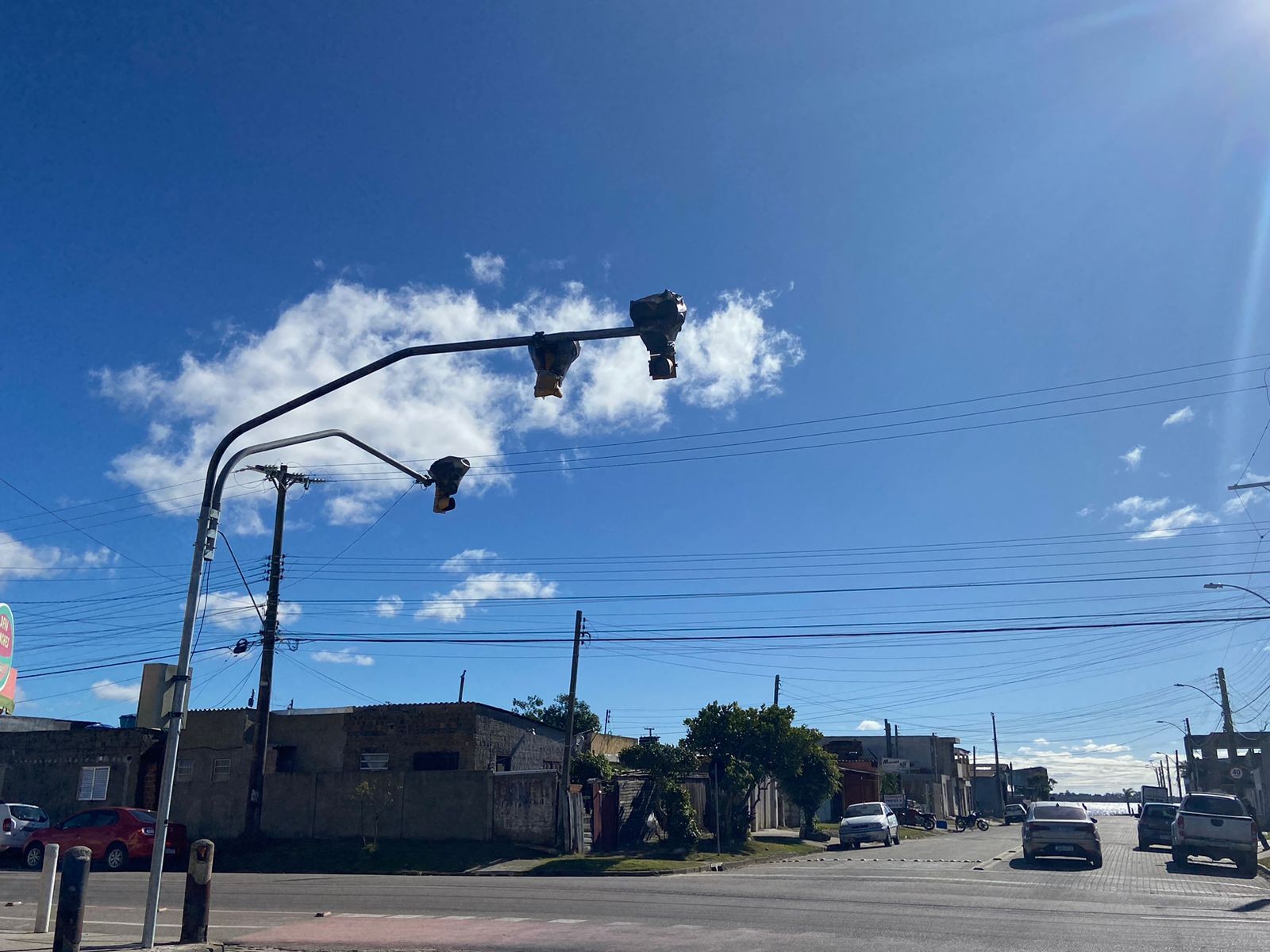 Prefeitura inicia colocação de semáforos na Av. Pelotas e Dom Bosco