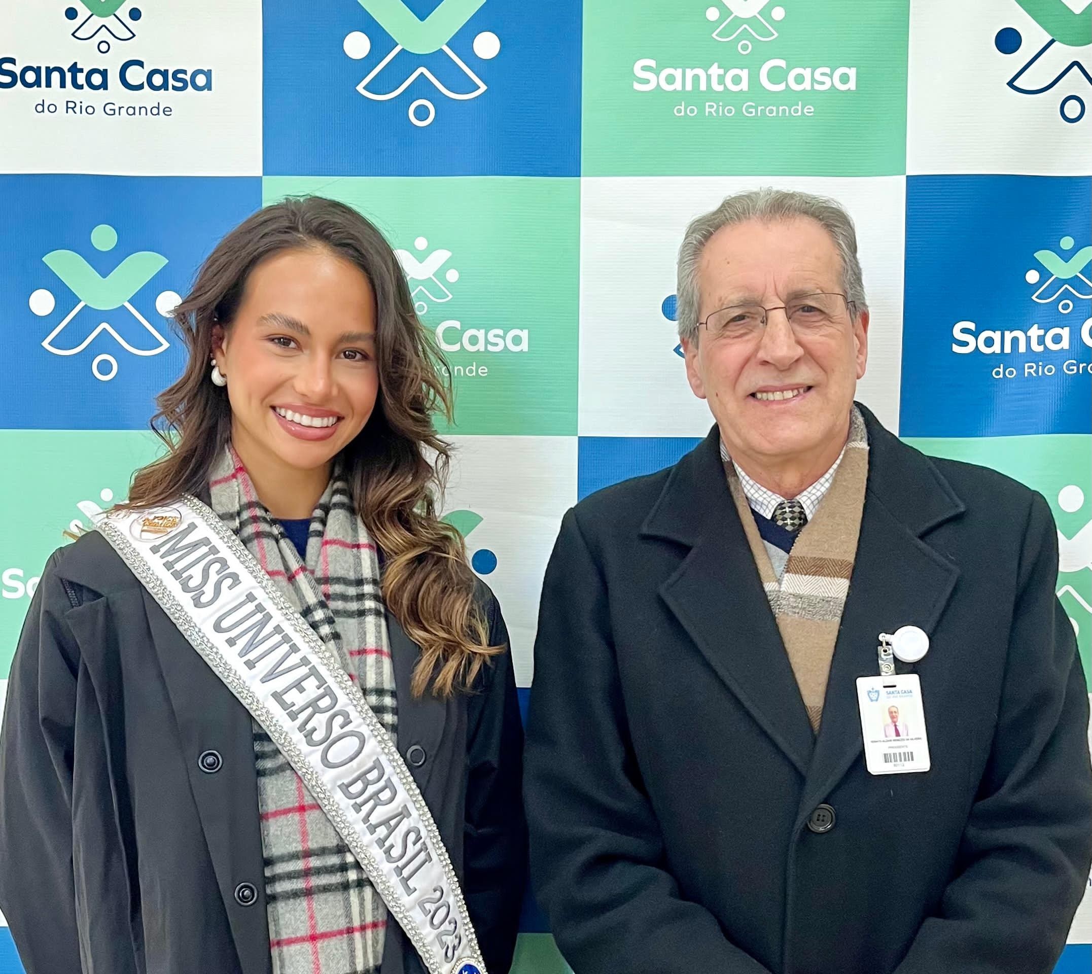Miss Brasil Mari Brechane visita a Santa Casa do Rio Grande