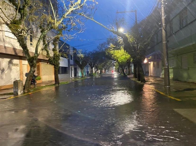 "Em seis horas choveu o que esperávamos para um mês" afirmou o ordenador da Defesa Civil de RG, Rudimar Machado 
