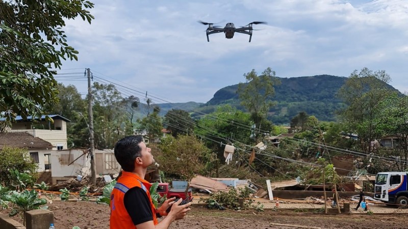 Estado utiliza drones para tentar localizar desaparecidos em áreas atingidas pelas enchentes